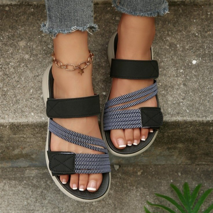 🔥 Le look le plus tendance de cet été !！Sandales plates décontractées à lanières multiples pour femme