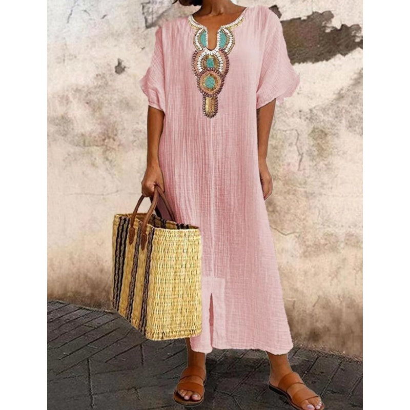 🔥-45%👗 Robe Longue Coton Froissé Femme – Col Décoratif Ethnique, Manches Courtes et Fente Latérale🤍 Robe ample texturée col brodé